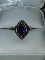 Lovely sterling silver and Sapphire evening ring