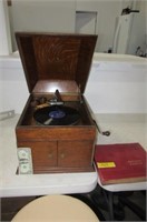 Victorola VV-VIII Table Phonograph RESTORED Nice