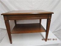 2 tier end table on tapered legs 28 X 20 X 21.25"