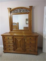Absolutely Beautiful Dresser & Mirror