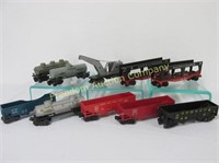 GROUPING OF LIONEL TRAIN CARS