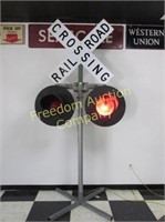 LIT RAILROAD CROSSING SIGNAL/CROSSBUCK