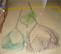 (3) Various sizes of fishing nets.