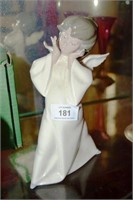Lladro figurine of a child as an angel, 21.5cm T