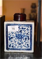 Old Chinese blue & white flask form tea caddy,