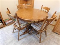 oak dining table, 4 chairs, 2 12" leaves