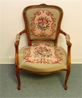 LOUIS XV STYLE FAUTEUIL