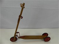 TODDLER WOODEN SCOOTER