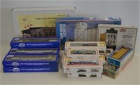 18 Model Power HO Model Trains, Cars & Accessories