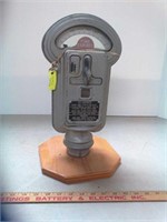 Vintage Duncan Miller parking meter with key