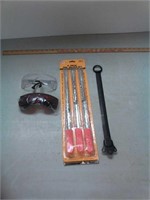 3 PC tool holder set, safety glasses and handle.