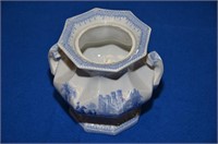 19th CENT. STAFFORDSHIRE SUGAR BOWL