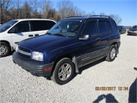 2001 Chevrolet Tracker Base