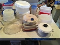 tupperware & plastic containers