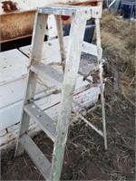 3.5' Folding Aluminum Ladder