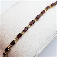 $2500 10K  Garnet Bracelet