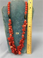 Red coral and onyx necklace            (332)
