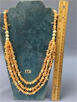 Pearl and coral 3-strand necklace           (332)