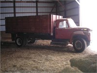 '69 Ford F800 Gas Grain Truck