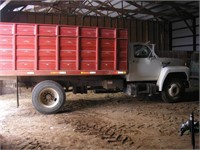 '92 Ford F700 Diesel Grain Truck