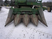 John Deere 443 Corn Head