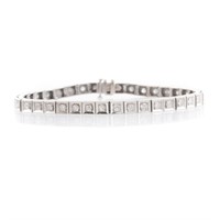 A Lady's 14K Diamond Straight Line Bracelet