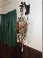 Metal hanging electric lamp