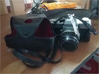 Minolta 35mm camera & case