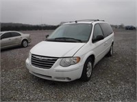 2005 CHRYSLER TOWN & COUNTRY MINIVAN