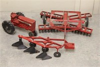IH 656 TOY TRACTOR, DISC, AND 3-BOTTOM PLOW