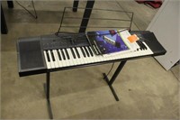 TECHNICS K450 KEYBOARD WITH STAND AND MANUAL