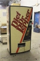 DR PEPPER SODA MACHINE, NO KEYS