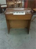 Child's electric Organ