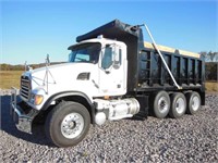 2005 MACK GRANITE CV713 TRI-AXLE DUMP TRUCK