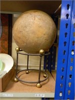ART DECO PIECE-ROUND BALL ON A STAND