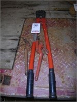 large bolt cutters, 2 small chain binders