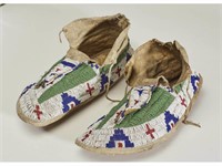 Pair Native American Indian Sioux Bead Moccasins