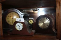 Vintage Mantle Clocks (lot of 4) includes