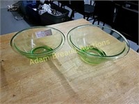 Set a 2 green depression glass bowls