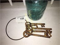 Set of 5 cast iron decorative keys