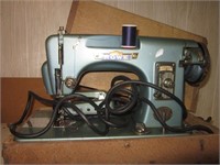 Howe 750 Deluxe sewing machine