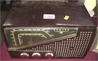 Vintage zenith Bakelite tube type radio