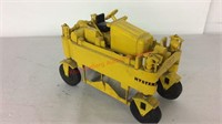 Durge hyster straddle truck