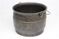 Cast Iron Cauldron Soup Pot w/ Wire Handle