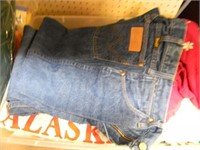 LARGE LOT OF WOMENS CLOTHES-WRANGLERS
