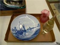 DECORATIVE BLUE & WHITE HARBOR SCENE PLATE