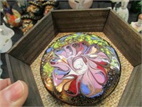 Beautiful of Art Glass Circle in Frame