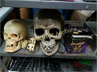 5 assorted Halloween skull decor
