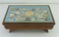 Jewelry Box With Shell Flowers on Top