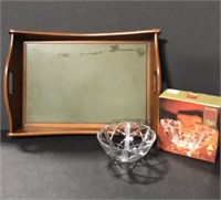 Lot of wooden tray and crystal bowl